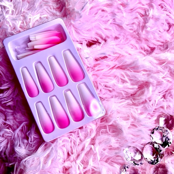 Barbie Drip Set - Picture 1 of 2